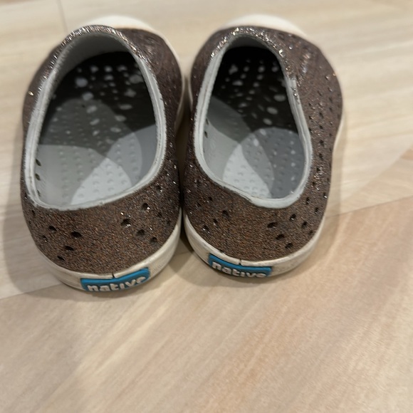 Girls glitter Native Shoes-Jefferson Bling, size 5 - Picture 2 of 3